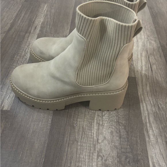 Women's Cream Ankle Boots - Picture 1 of 16